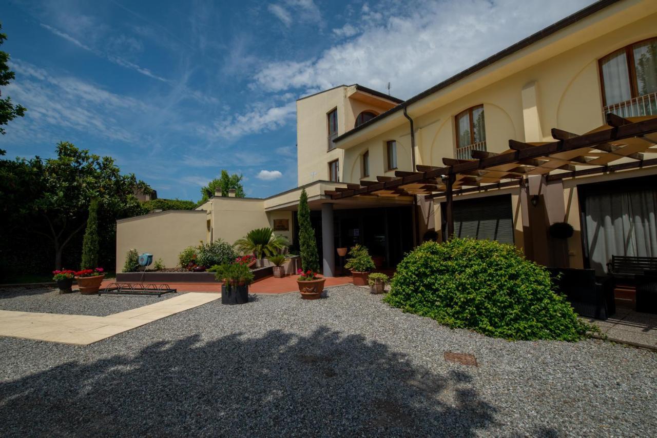 Hotel Carignano ルッカ エクステリア 写真