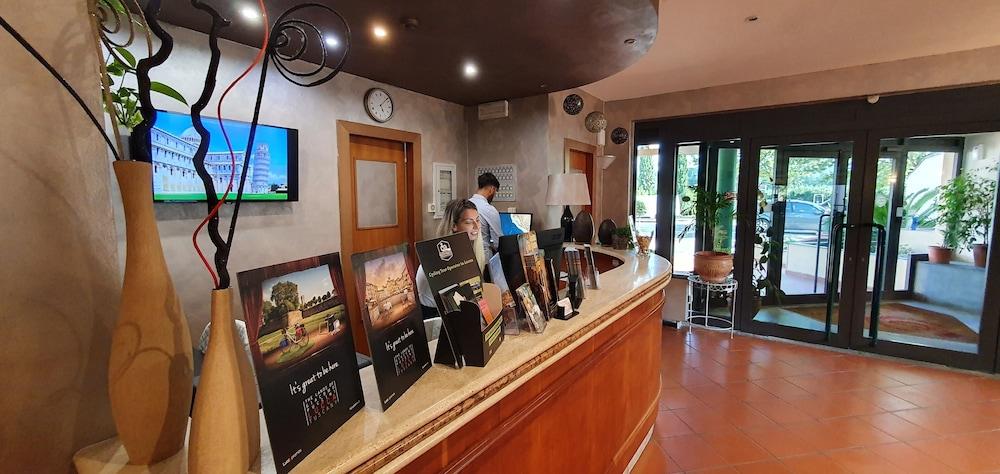 Hotel Carignano ルッカ エクステリア 写真